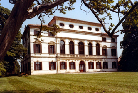 villa-marcello-del-majno-5di5-vista-anteriore-resize