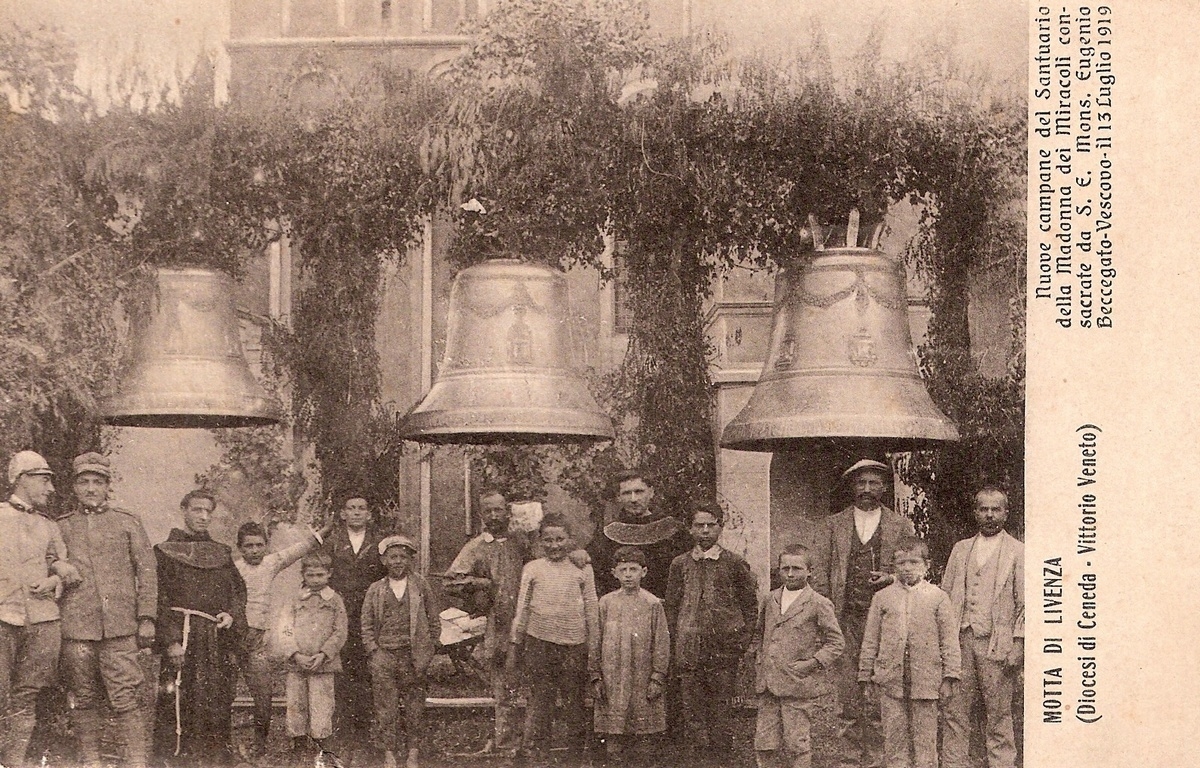 cartolineantiche-motta-di-livenza-12-1919-nuove-campane-del-santuario