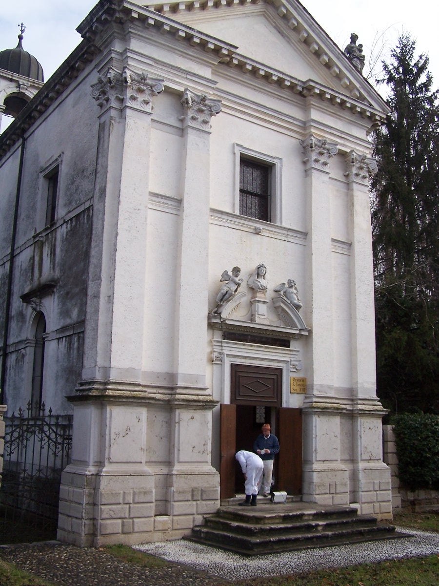 portobuffolè-villa-giustinian-oratorio-santa-teresa-esterno-restauri.jpg
