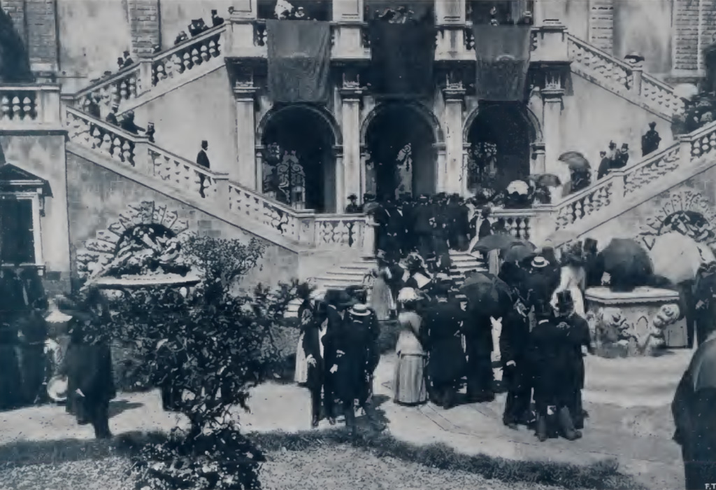 Roma-1911-Interno-del-padiglione-veneto-aperto-ai-visitatori-dopo-inagurazione